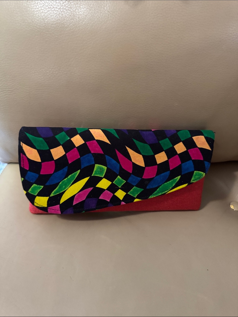 Colorblock Wave Pattern Clutch Wallet - Red - Picture 2 of 5